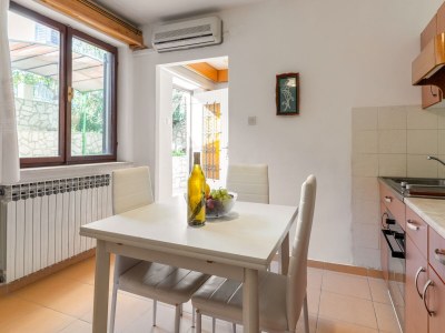 Apartment Two bedroom apartment with terrace Mali Lošinj, Lošinj A-12551-a - Outdoor photo 9