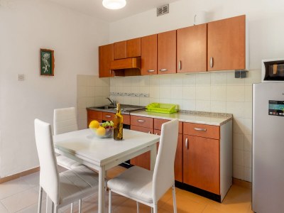 Apartment Two bedroom apartment with terrace Mali Lošinj, Lošinj A-12551-a - Outdoor photo 11