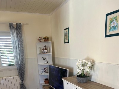 Apartment Three bedroom apartment with terrace and sea view Supetar, Brač A-13165-b - Outdoor photo 6