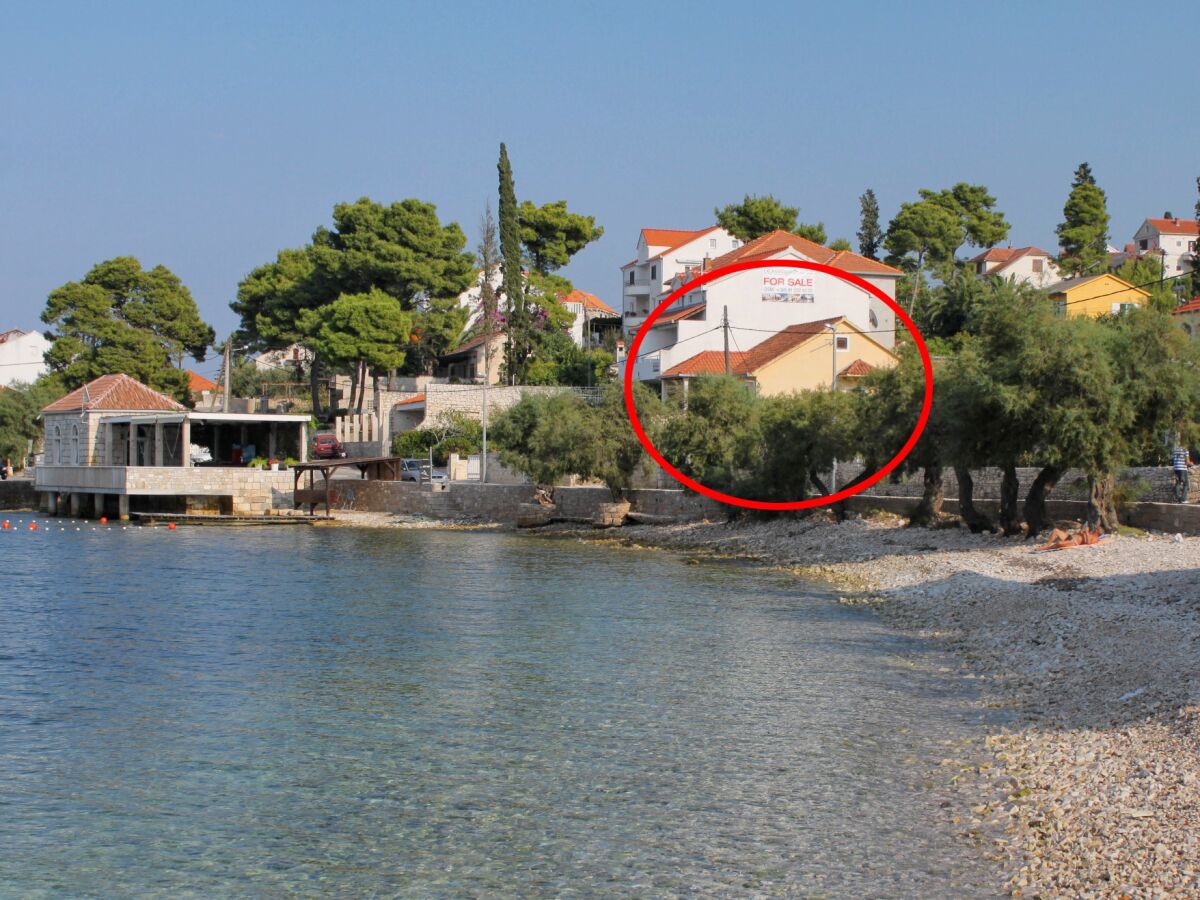 Apartment Two bedroom apartment near beach Sutivan, Brač A-15617-a