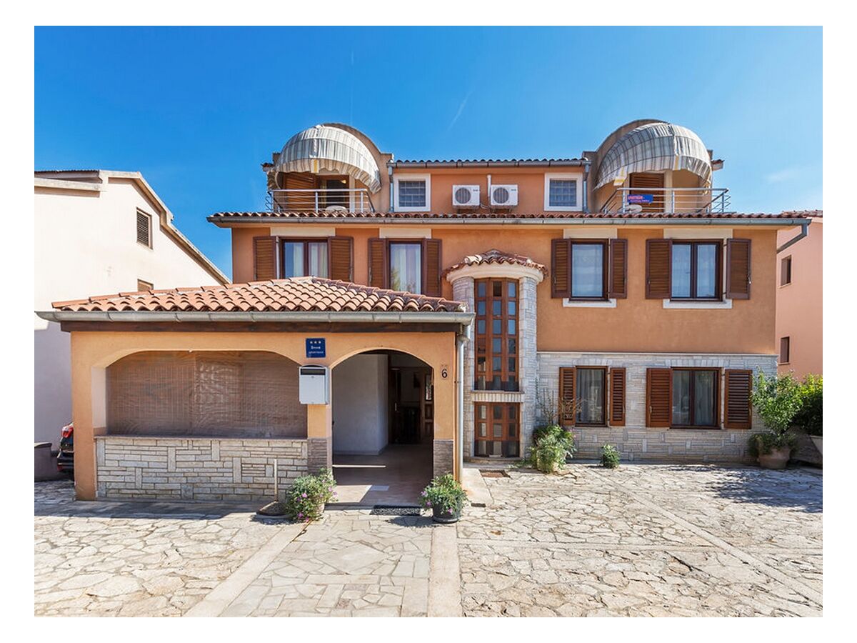 Holiday room with balcony Fažana S-13742-a