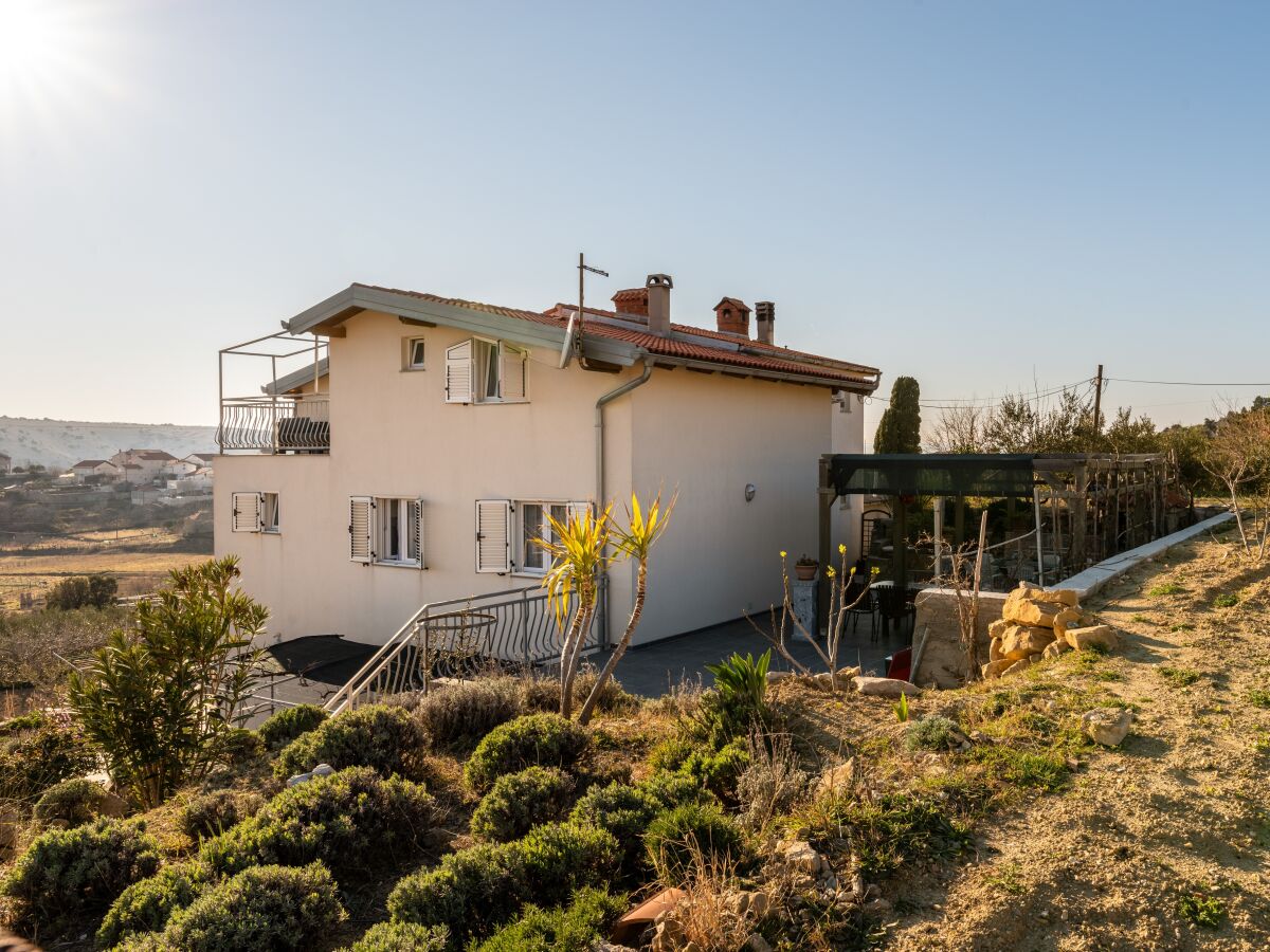 Apartment Two bedroom apartment with terrace Lopar, Rab A-14070-b - Outdoor photo 5