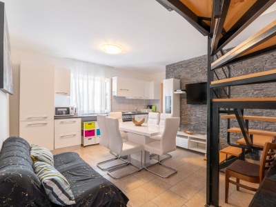 Apartment Three bedroom apartment with balcony and sea view Lopar, Rab A-14070-d - Outdoor photo 7