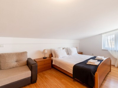 Apartment Three bedroom apartment with balcony and sea view Lopar, Rab A-14070-d - Outdoor photo 12