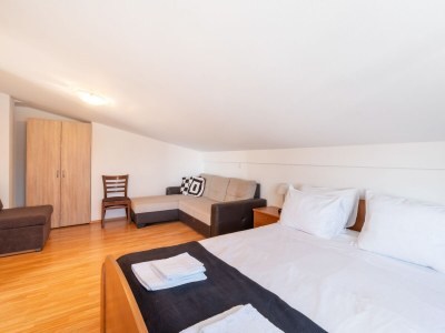 Apartment Three bedroom apartment with balcony and sea view Lopar, Rab A-14070-d - Outdoor photo 13