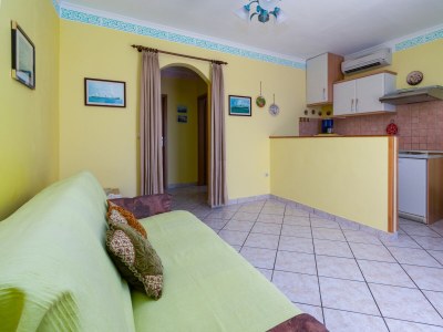 Apartment One bedroom apartment with terrace and sea view Rab A-14120-a - Outdoor photo 18