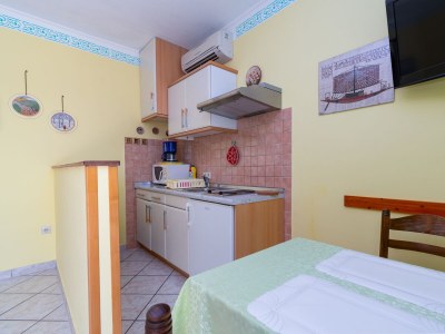 Apartment One bedroom apartment with terrace and sea view Rab A-14120-a - Outdoor photo 21