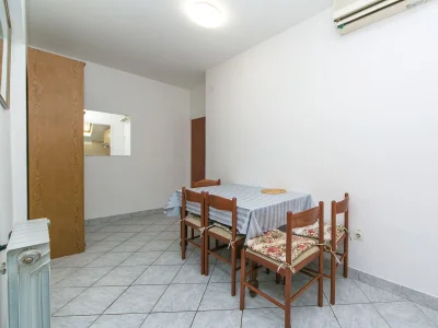 Apartment One bedroom apartment near beach Brist, Makarska A-15714-e - Outdoor photo 12