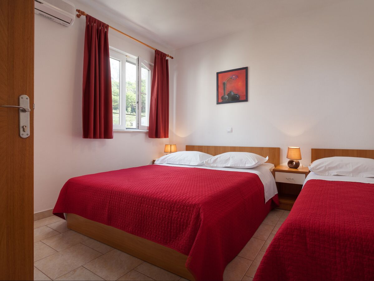 Apartment One bedroom apartment with terrace and sea view Tučepi, Makarska A-14457-b