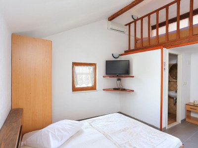 Apartment One bedroom apartment with terrace and sea view Slatine, Čiovo A-16131-e - Outdoor photo 24