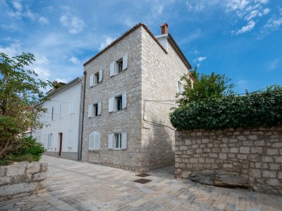 Holiday house Four-bedroom house with terrace and sea view Rab K-14697 - Outdoor photo 4