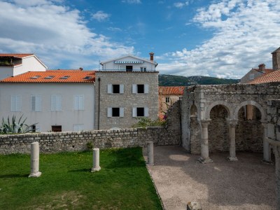Holiday house Four-bedroom house with terrace and sea view Rab K-14697 - Outdoor photo 6