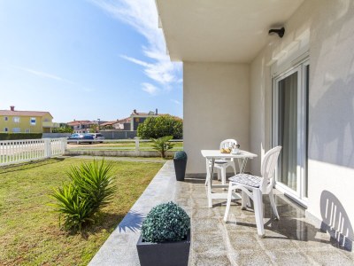 Apartment Two bedroom apartment with terrace Valbandon, Fažana A-16261-a - Outdoor photo 26