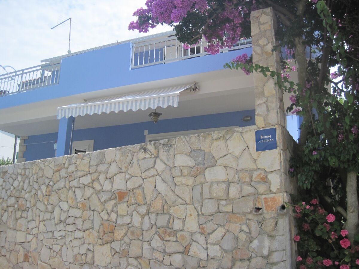 Apartment Three bedroom apartment near beach Maslinica, Šolta A-14748-a - Outdoor photo 3