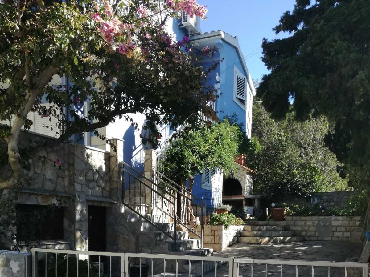 Apartment Three bedroom apartment near beach Maslinica, Šolta A-14748-a - Outdoor photo 4