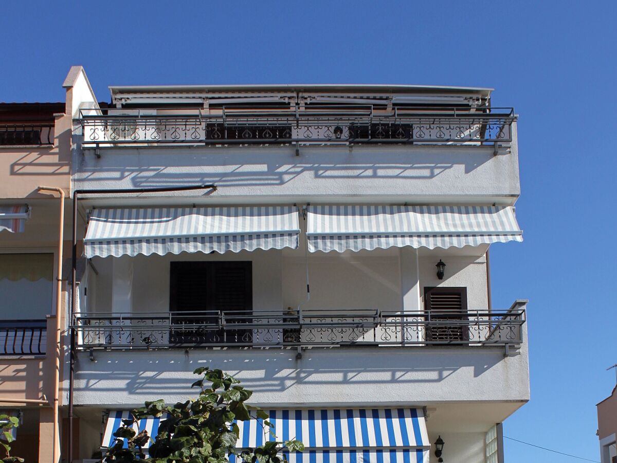 Apartment Two bedroom apartment with terrace Rovinj A-15084-c - Outdoor photo 2