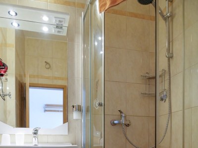 Apartment One bedroom apartment with balcony and sea view Baška Voda, Makarska A-16517-a - Outdoor photo 15