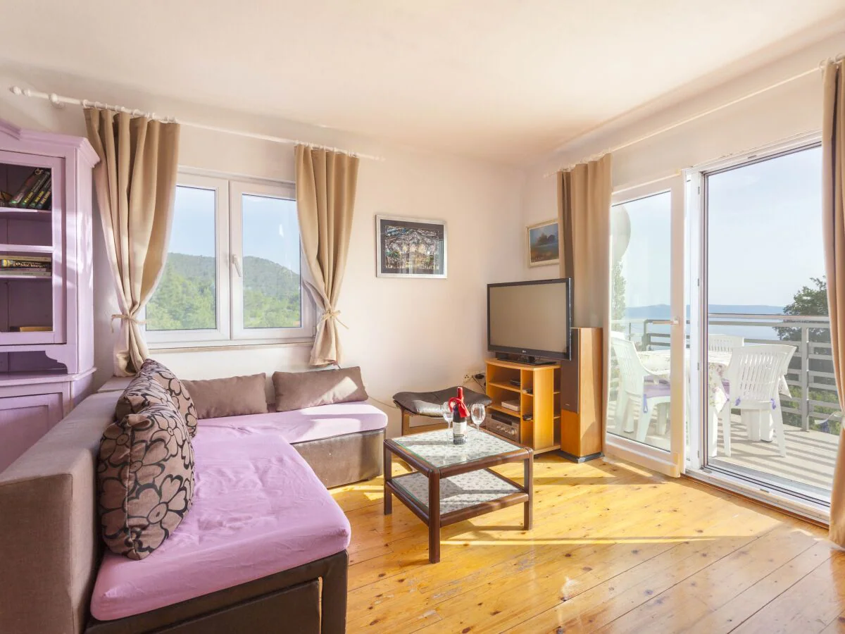 Apartment Four-bedroom apartment with balcony and sea view Gornji Tučepi, Makarska A-17686-a