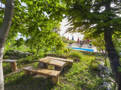 Apartment Four-bedroom apartment with balcony and sea view Gornji Tučepi, Makarska A-17686-a - Outdoor photo 12