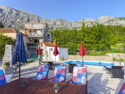 Apartment Four-bedroom apartment with balcony and sea view Gornji Tučepi, Makarska A-17686-a - Outdoor photo 15