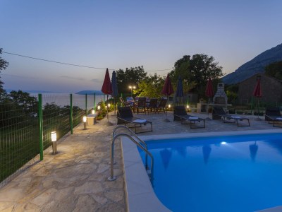 Apartment Four-bedroom apartment with balcony and sea view Gornji Tučepi, Makarska A-17686-a - Outdoor photo 20