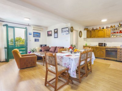 Apartment Four-bedroom apartment with balcony and sea view Gornji Tučepi, Makarska A-17686-a - Outdoor photo 37