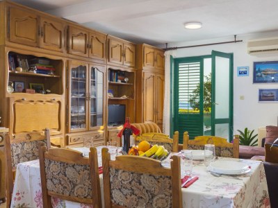 Apartment Four-bedroom apartment with balcony and sea view Gornji Tučepi, Makarska A-17686-a - Outdoor photo 39