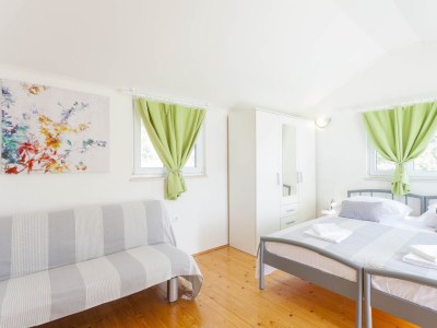 Apartment Four-bedroom apartment with balcony and sea view Gornji Tučepi, Makarska A-17686-a - Outdoor photo 44