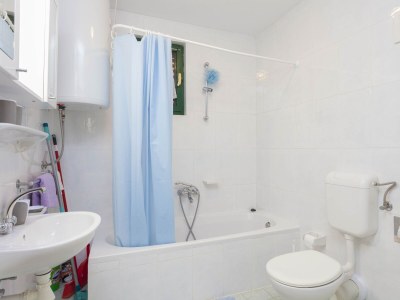 Apartment Four-bedroom apartment with balcony and sea view Gornji Tučepi, Makarska A-17686-a - Outdoor photo 57