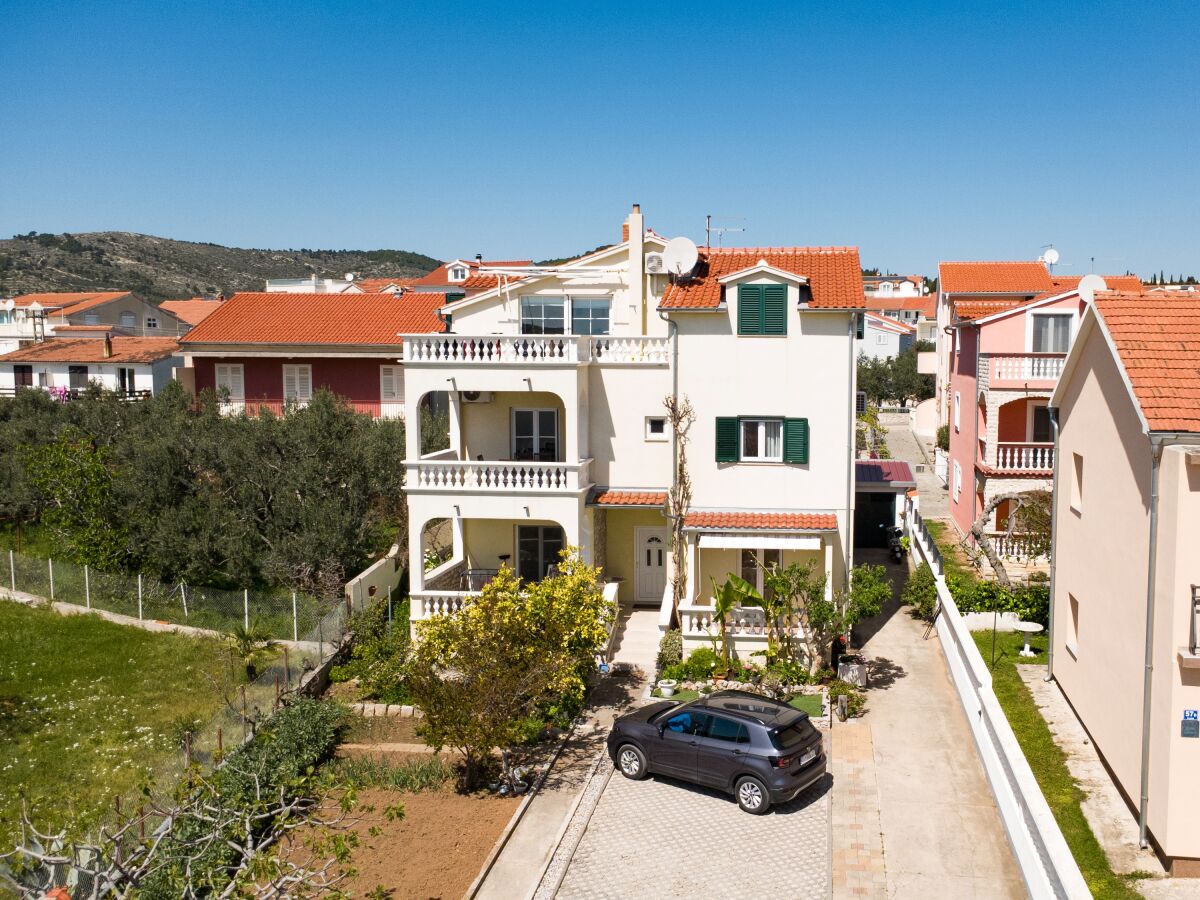 Apartment One bedroom apartment with terrace Vodice A-16543-b - Outdoor photo 2