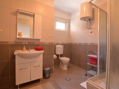 Apartment Two bedroom apartment near beach Tkon, Pašman A-16589-a - Outdoor photo 12