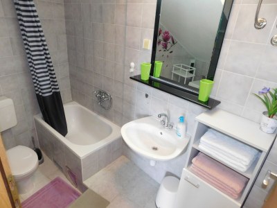 Apartment Two bedroom apartment with balcony Podgora, Makarska A-16630-b - Outdoor photo 16