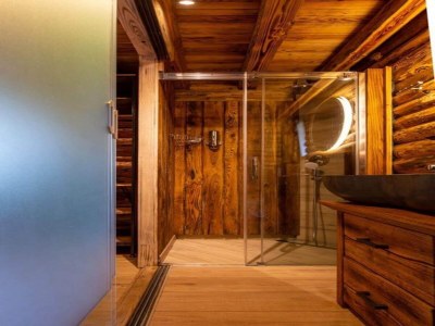 Holiday park Spacious wooden chalet with covered terrace - Features photo 17