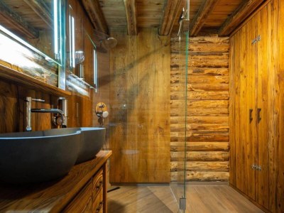 Holiday park Spacious wooden chalet with covered terrace - Features photo 21