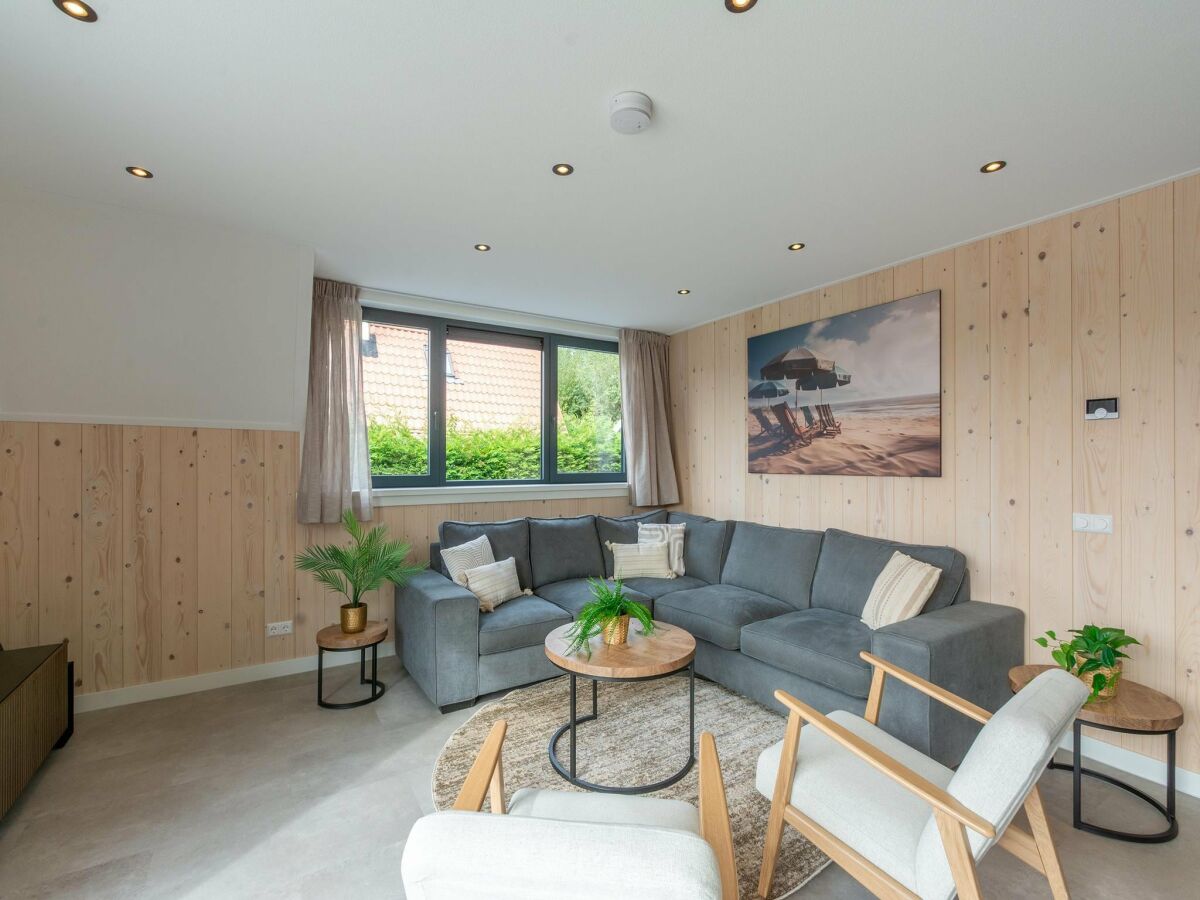 Holiday house Attraktiv eingerichtete, freistehende Villa für 8 Personen mit einem schönen großen Garten! - Features photo 4