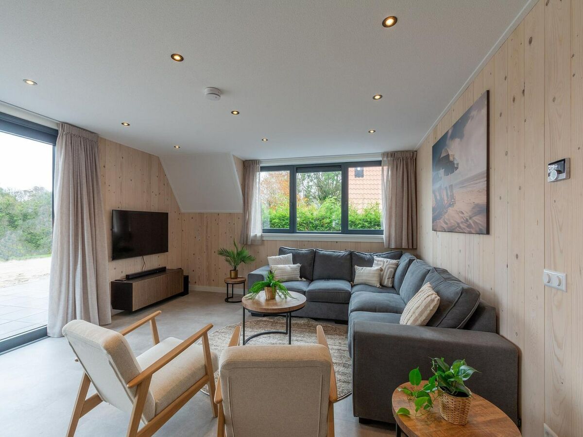 Holiday house Attraktiv eingerichtete, freistehende Villa für 8 Personen mit einem schönen großen Garten! - Features photo 5