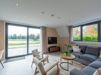 Holiday house Attraktiv eingerichtete, freistehende Villa für 8 Personen mit einem schönen großen Garten! - Features photo 11