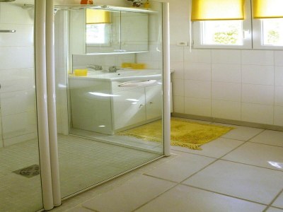 Apartment Beachside Flat with Sunny Patio - Features photo 3