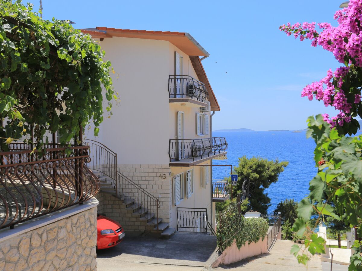 Apartment Two bedroom apartment near beach Okrug Donji, Čiovo A-16657-a - Outdoor photo 2