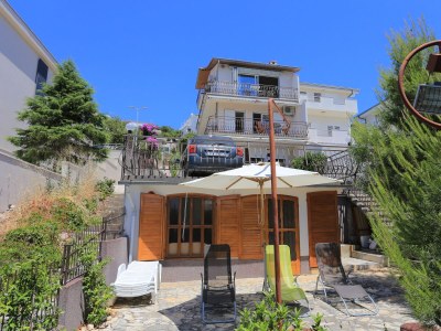 Apartment Two bedroom apartment near beach Okrug Donji, Čiovo A-16657-a - Outdoor photo 4