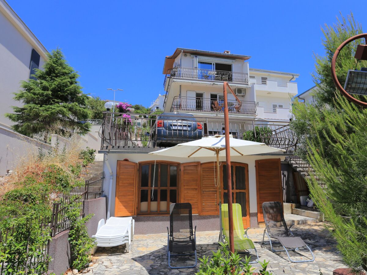 Apartment Three bedroom apartment near beach Okrug Donji, Čiovo A-16657-b - Outdoor photo 3