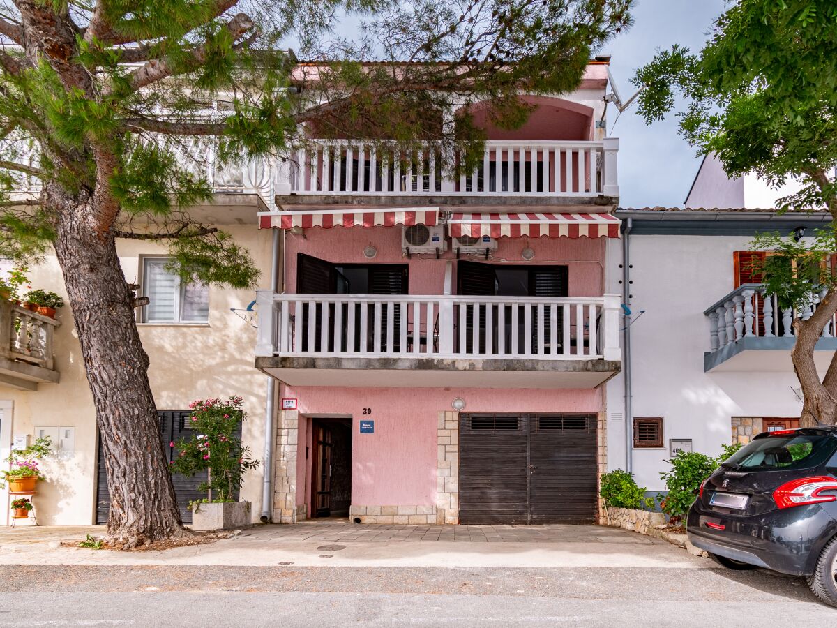 Apartment One bedroom apartment with balcony and sea view Jadranovo, Crikvenica A-16739-a