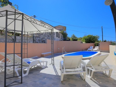 Holiday house Comfortable and spacious house with terrace and sea view Ražanj, Rogoznica K-17904 - Outdoor photo 8