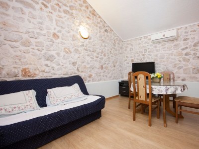 Holiday house Comfortable and spacious house with terrace and sea view Ražanj, Rogoznica K-17904 - Outdoor photo 19