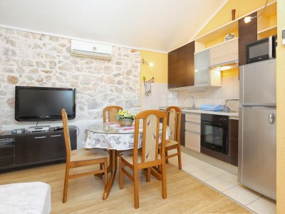 Holiday house Comfortable and spacious house with terrace and sea view Ražanj, Rogoznica K-17904 - Outdoor photo 26