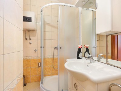 Holiday house Comfortable and spacious house with terrace and sea view Ražanj, Rogoznica K-17904 - Outdoor photo 41