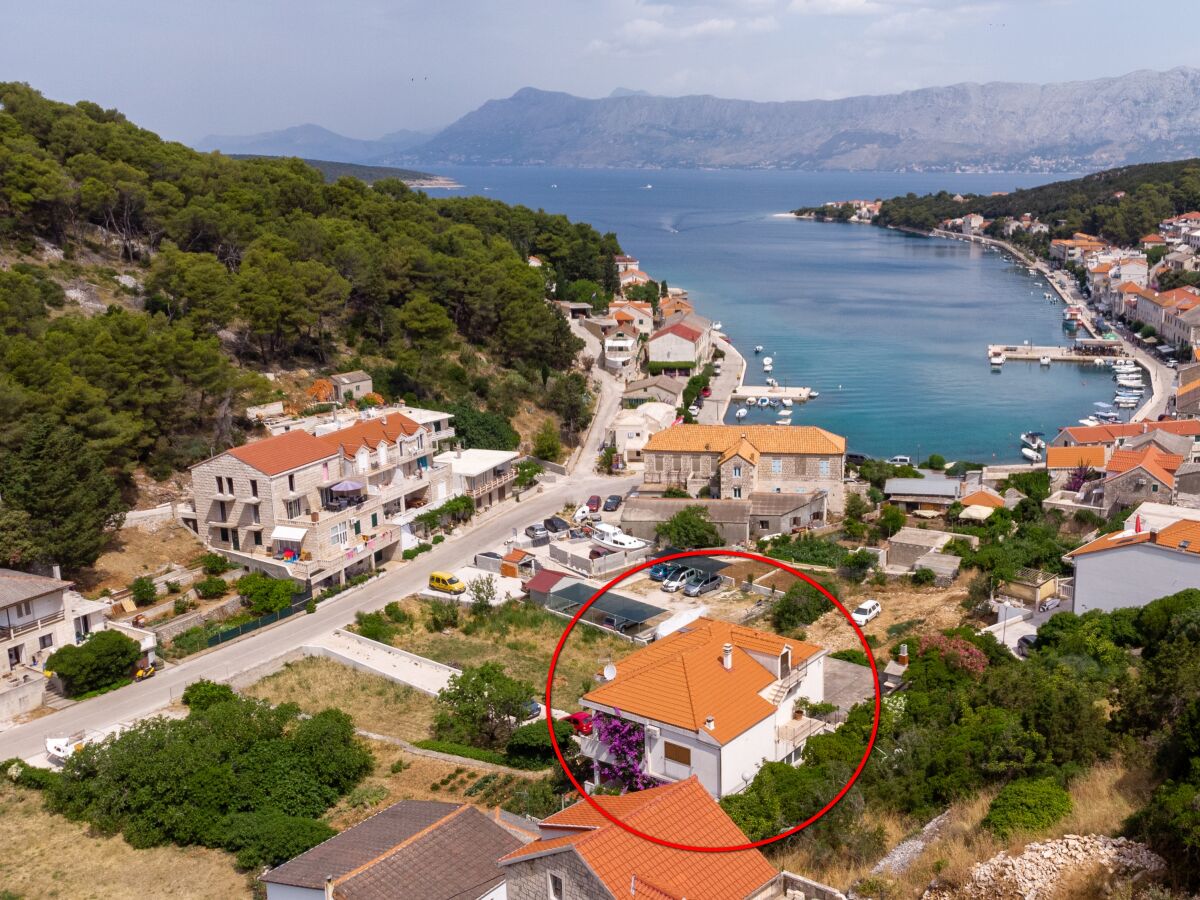 Apartment Three bedroom apartment with terrace and sea view Povlja, Brač A-16792-a