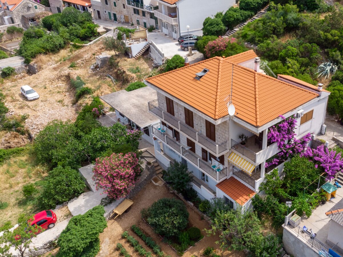 Apartment Three bedroom apartment with terrace and sea view Povlja, Brač A-16792-a - Outdoor photo 4