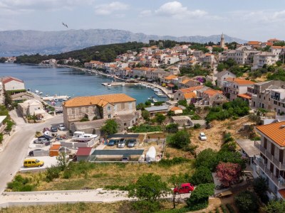 Apartment Three bedroom apartment with terrace and sea view Povlja, Brač A-16792-a - Outdoor photo 3