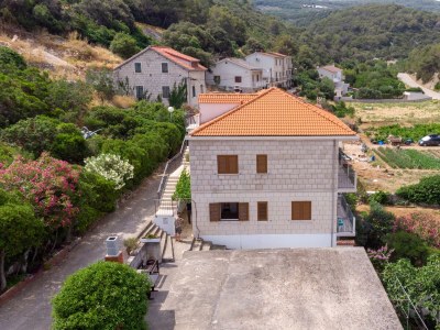 Apartment Three bedroom apartment with terrace and sea view Povlja, Brač A-16792-a - Outdoor photo 6